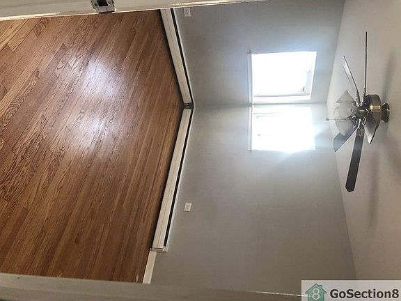 5th image of 2239 119th St APT 5