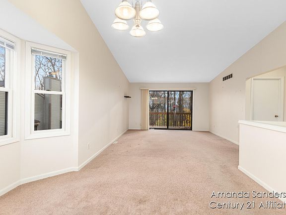 4th image of 1352 7th St NW