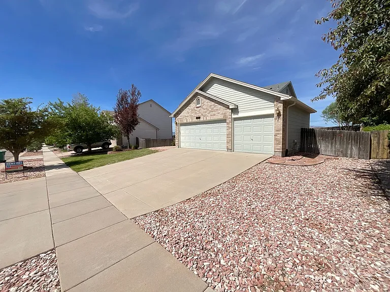 6112 Chivalry Dr — Photo 3