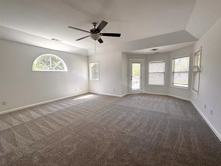 4216 Mepham Ct — Photo 12