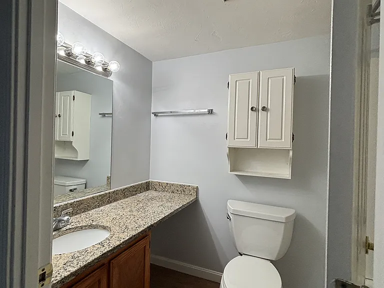 Unit 410 - Main Bathroom
