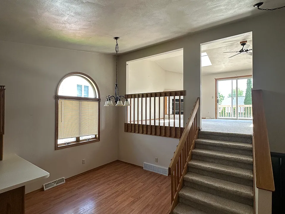 2911 W Creek Valley Ln #2911