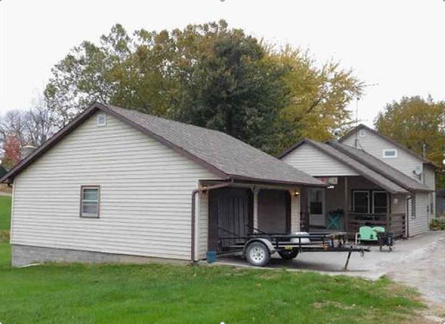 2nd image of 907 7th St