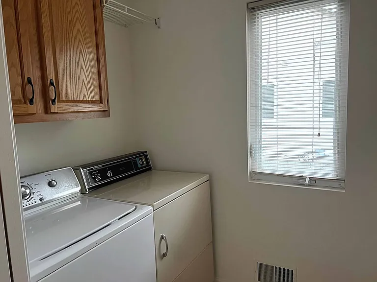 475 76th St SE — Photo 9