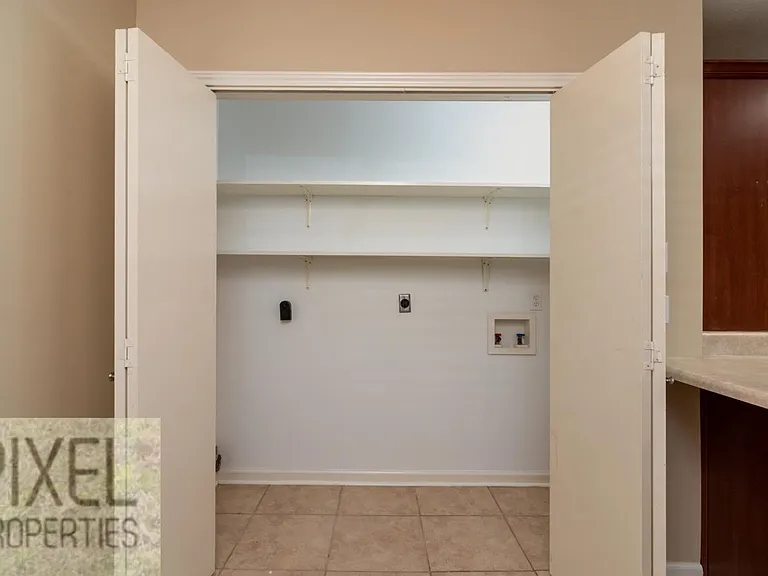 47 Flag Rd — Photo 7