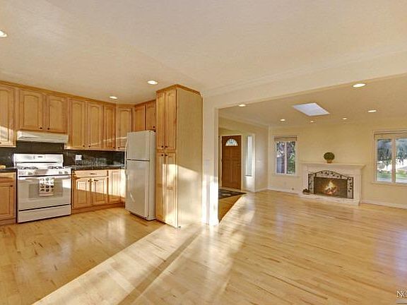 3rd image of 160 Temelec Cir