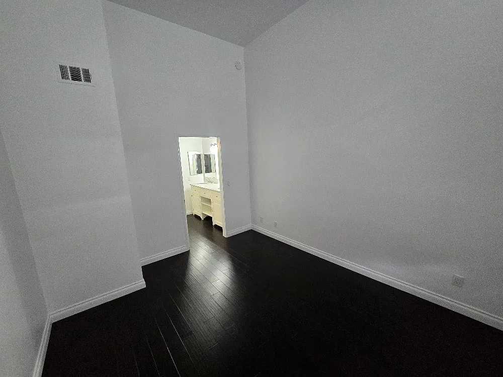 2 bed, 1000 sqft, $2,900 — Photo 1