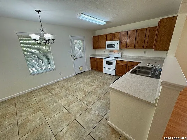 144 S Willow Way — Photo 6