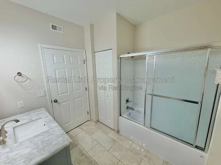 11530 Villa Grand #1115 — Photo 39