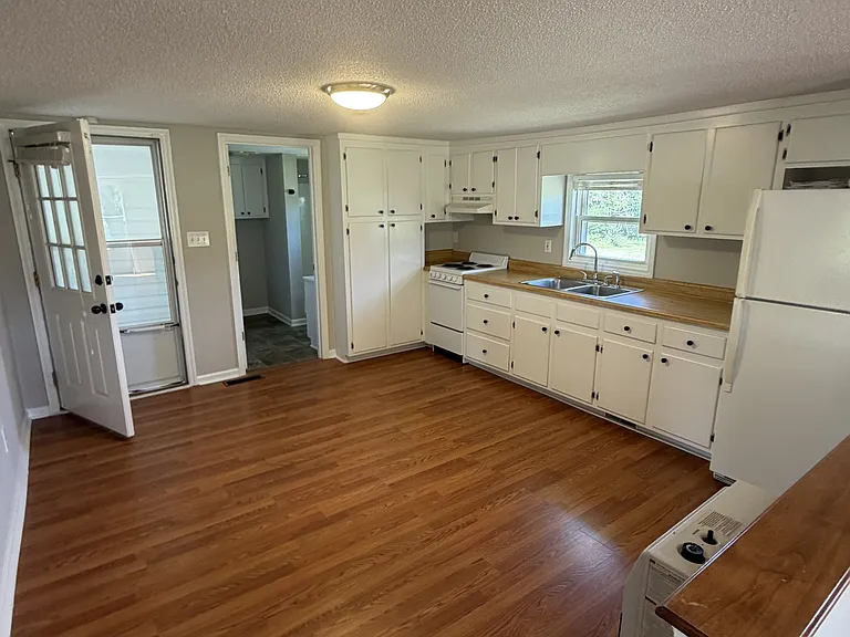 2189 N Carolina 55 — Photo 3