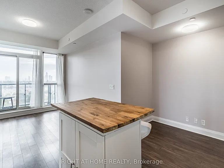 17 Zorra St #903 — Photo 9