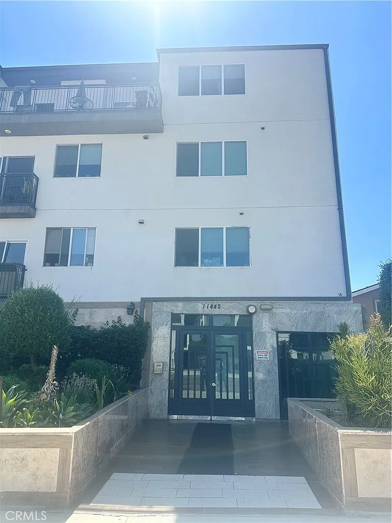 3 bed, 1795 sqft, $3,500 — Photo 3