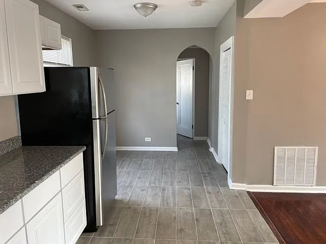 1 bed, 800 sqft, $1,350 — Photo 3