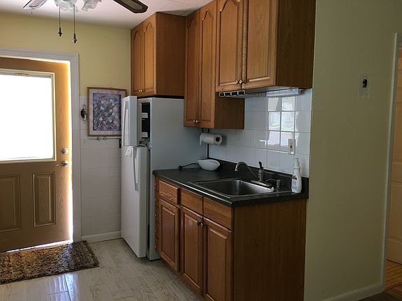 3rd image of 6200 Garden Ave