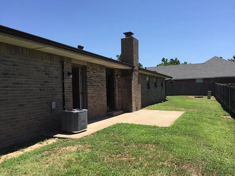 314 Kimberly Ln — Photo 2