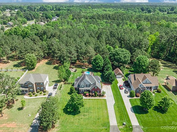 2nd image of 5045 Gatsby Cir