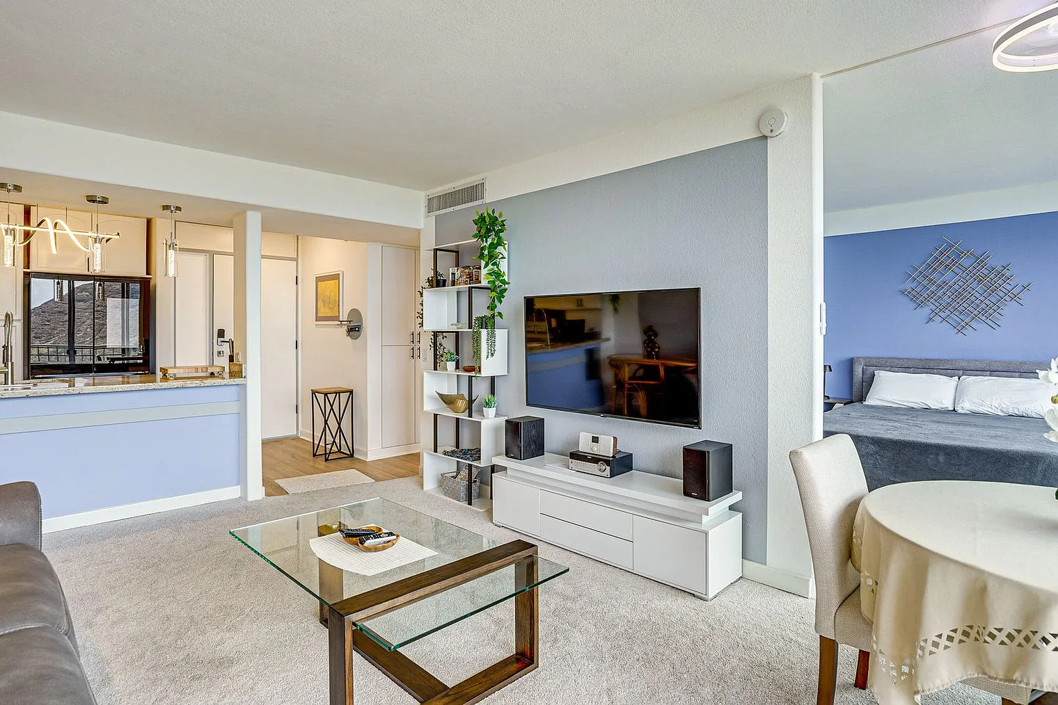 1 bed, 1.0 bath, 678 sqft, $2,806 — Photo 3