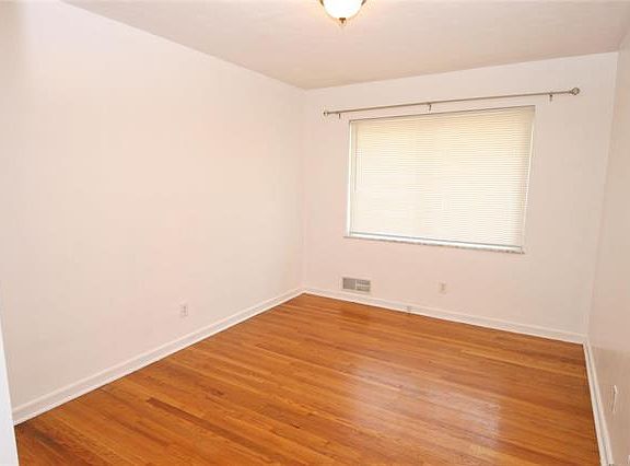 4th image of 10951 Brookings Dr