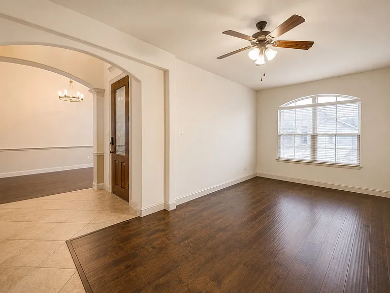 2933 Softwood Cir — Photo 2