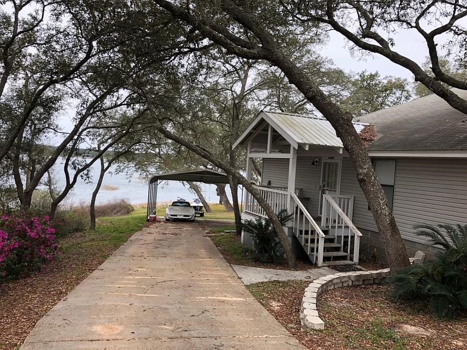 Fitness driveway:water view