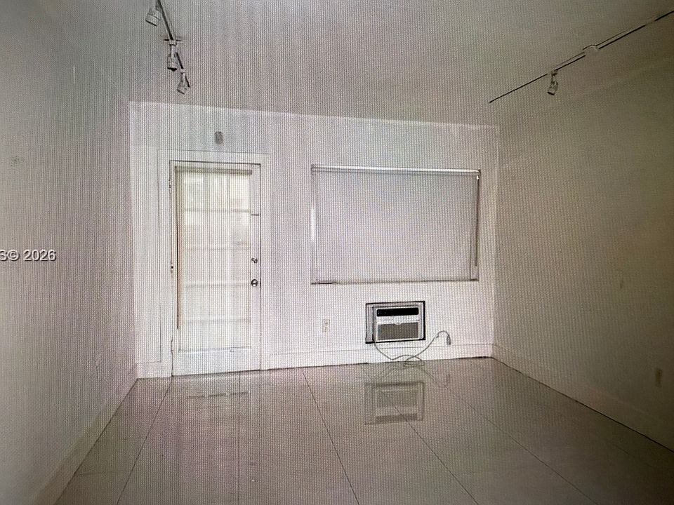 1st image of 825 Euclid Ave #44