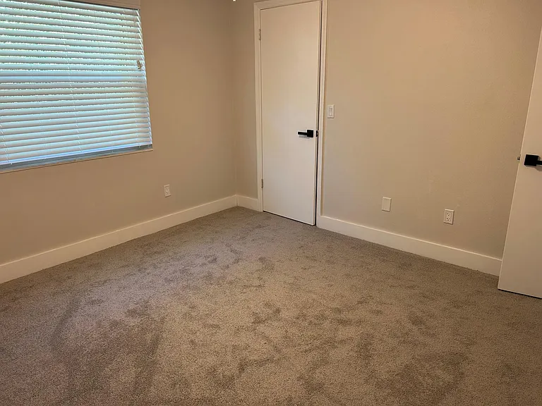 2117 Oak Chace Ct — Photo 21
