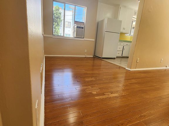 4th image of 656 S Cochran Ave APT 5