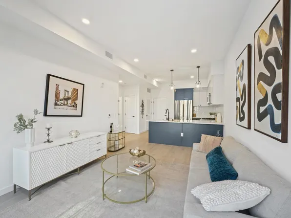 425 3rd Street image 7 of 31