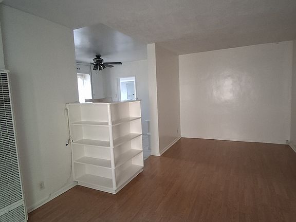 2nd image of 1659 1/2 E Rogers St #16591/2