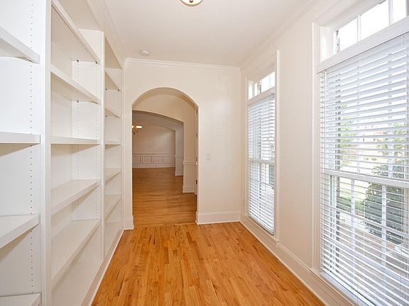 4th image of 7212 Stonehaven Dr