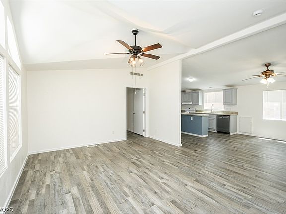 3rd image of 6530 Camelot Cir