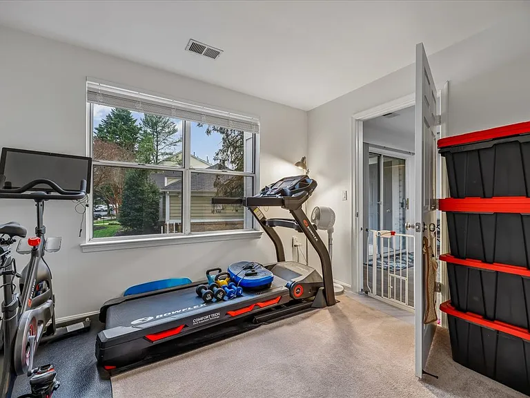 10010 Vanderbilt Cir #39 — Photo 14