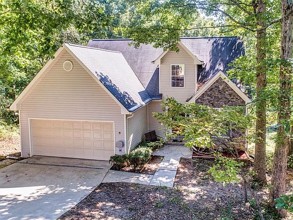 3rd image of 4843 Remington Dr