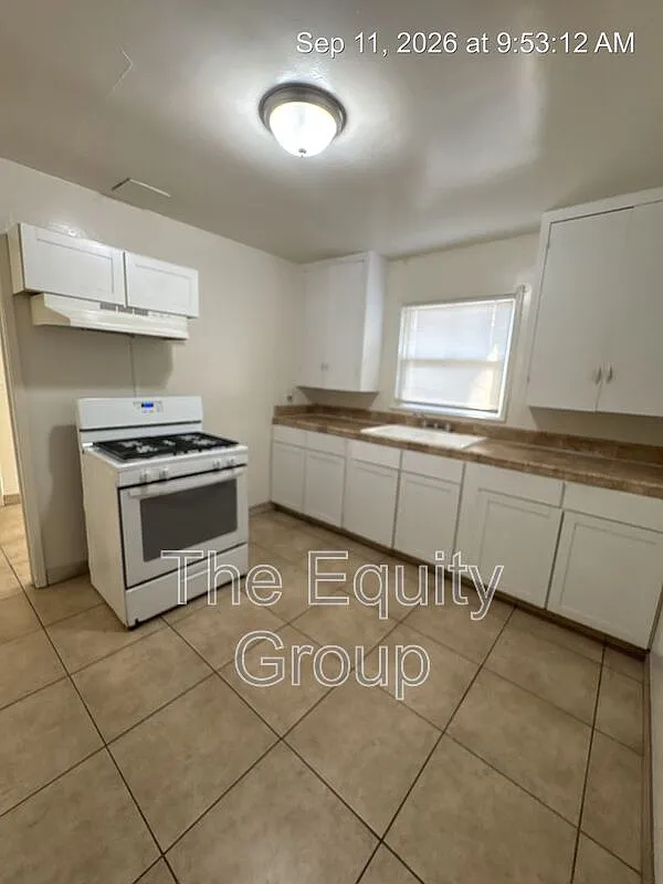 2 bed, 1.0 bath, 750 sqft, $1,250 — Photo 4