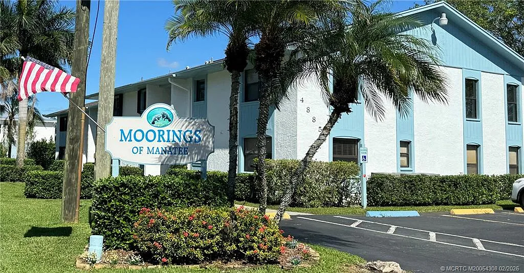 2 bed, 2.0 bath, 1273 sqft, $2,500 — Photo 2