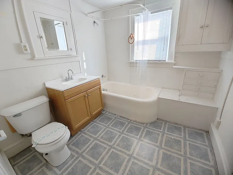804 S. Morris Ave. — Photo 6