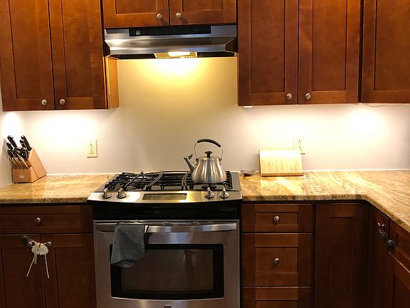 5th image of 7 Bryant Cres APT 2K