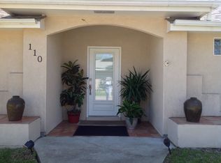 110 Bay Ct, Rockport, TX 78382