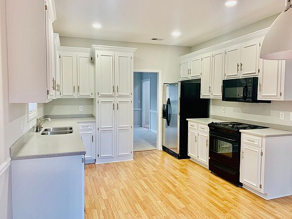 5th image of 8743 Evangeline Dr