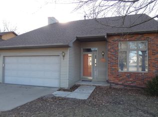6337 N Frostwood Pkwy, Peoria, IL 61615
