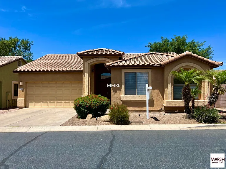 8952 E Crescent Ave — Photo 1