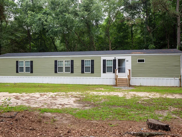 120 Nancy Ln — Photo 1