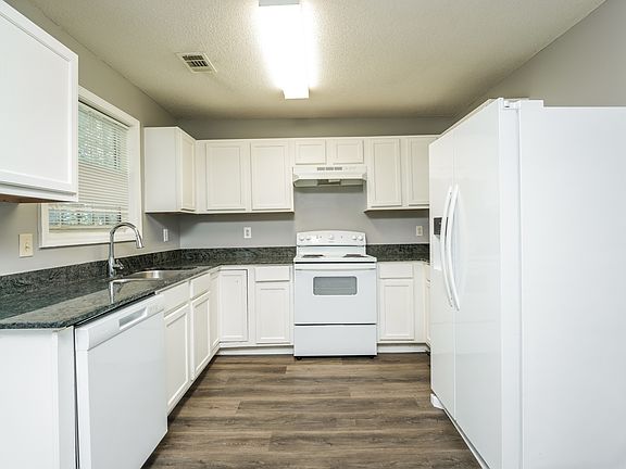 5th image of 7140 Ravenwood Ln
