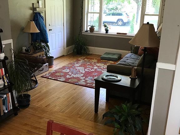 4th image of 1928 Garfield St NE