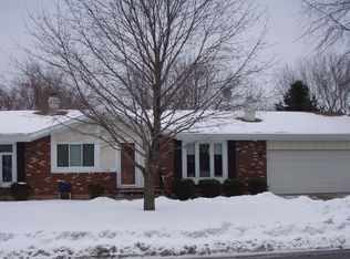 1006 Marvelle Ln, Green Bay, WI 54304