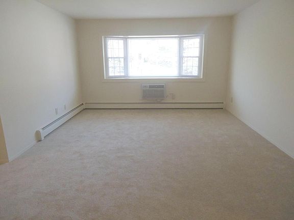 5th image of 14 Kensington Cir APT E