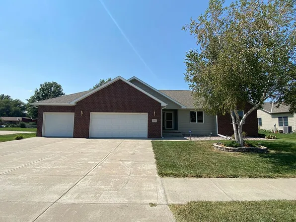 1513 N Michigan Ave, York, NE 68467