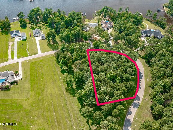 4th image of 249 Southern Plantation Drive N