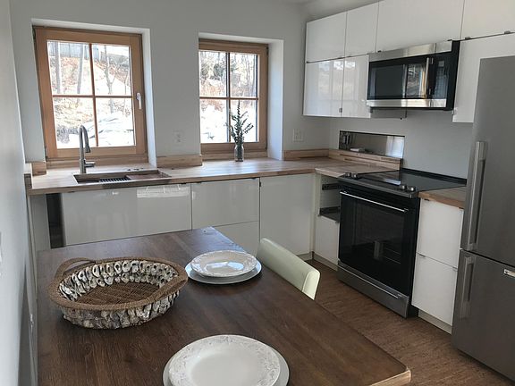 2nd image of 13 Cottage Ct #B