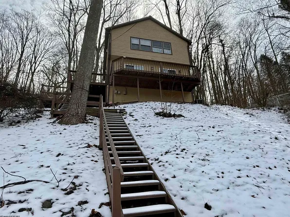 1966 Lake Floyd Cir, Salem, WV 26426